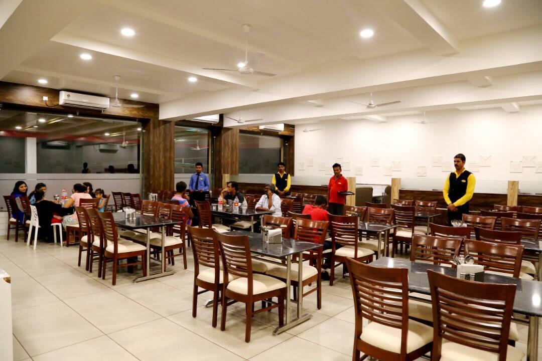 Virat Hotel & Guest House Radhanpur ภายนอก รูปภาพ